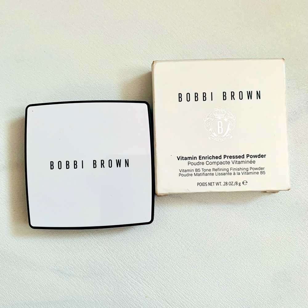 *LAST CHANCE* Bobbi Brown Vitamin Enriched Pressed Powder - Neutral